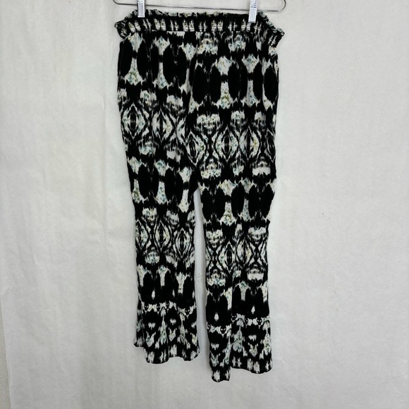 5/$25 Bila relaxed pants large - Picture 3 of 3